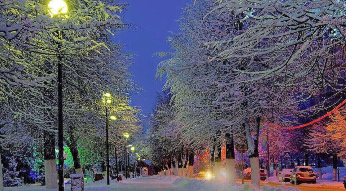 Металлические опоры освещения: Надежность и эстетика для различных областей применения