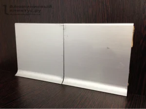 Плинтус широкий: Практичность и стиль в дизайне помещений