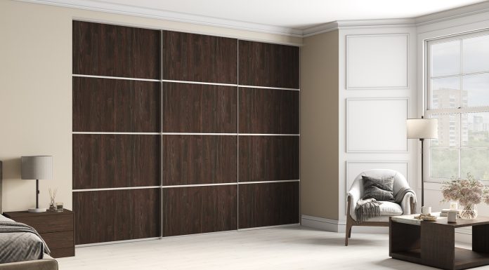 Чем встроенный шкаф отличается от обычного?