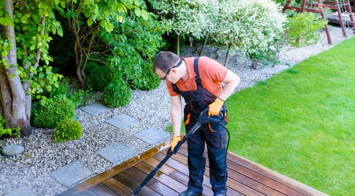 Уборка участка без хлопот: выбираем мойку высокого давления