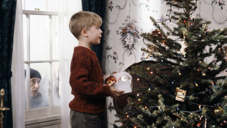 Маколей Калкин о совместном просмотре "Один дома" со своими детьми: "Они не знают, что Кевин - это их отец"