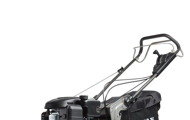 Бензиновая газонокосилка: мощность, автономность и практичность для ухода за участком